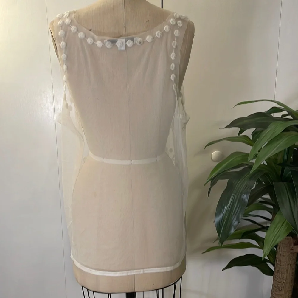 Lauren Conrad sheer sleeveless embroidered blouse - Picture 5 of 6